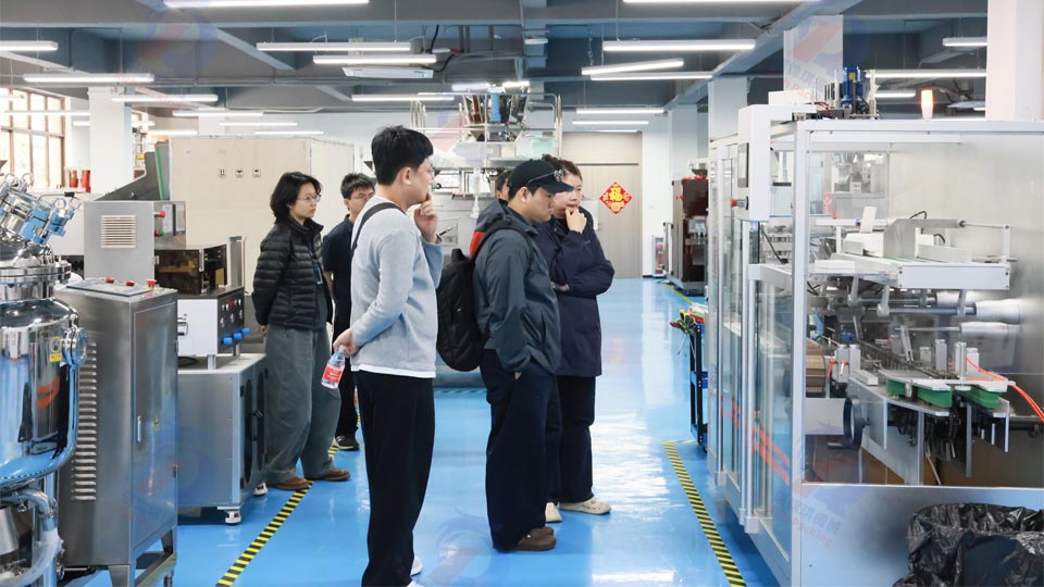 装盒机凭何赢得国际认可？瑞锦琪130W型设备以高速稳定与精准检测打动韩国客户